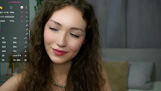 ZeniaBolich online show from 8, 10, 2025