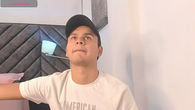 Tthiago cruz online show from 2, 10, 2025