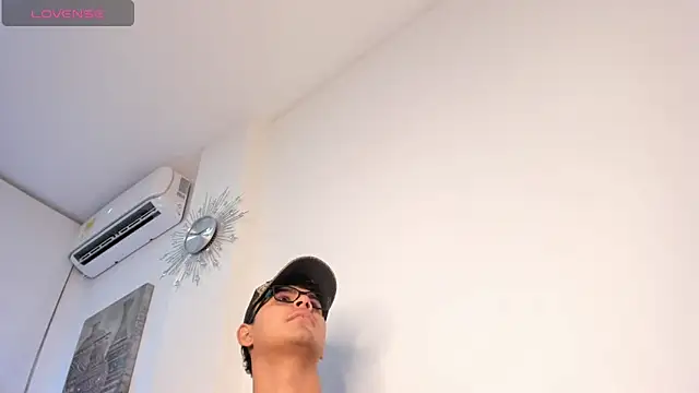 Tthiago cruz online show from 7, 10, 2025