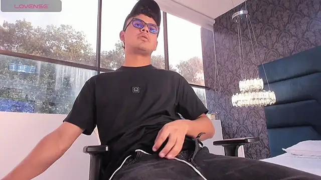 Tthiago cruz online show from 15, 11, 2025