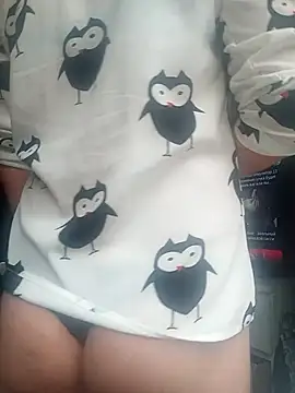 Snapshot of NiceBadgera chatting on 8, 10, 2025 NiceBadgera online show from 8, 10, 2025