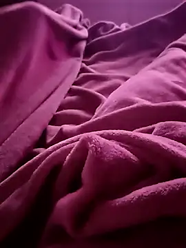 Snapshot of NiceBadgera chatting on 12, 10, 2025 NiceBadgera online show from 12, 10, 2025