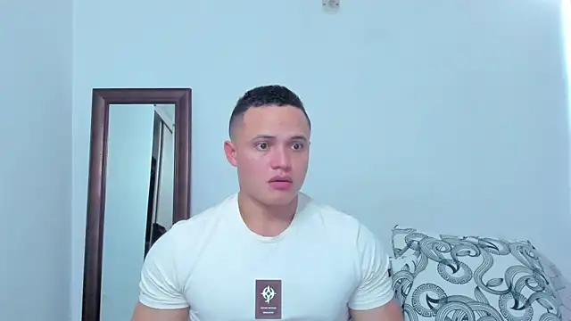 Snapshot of KingLevi01 chatting on 19, 2, 2026 KingLevi01 online show from 19, 2, 2026