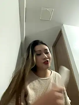 Snapshot of Amadora_rose chatting on 29, 10, 2025 Amadora rose online show from 29, 10, 2025