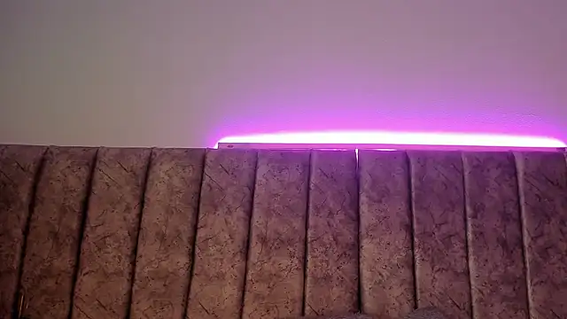 Ambeer fox  online show from 17, 4, 2026