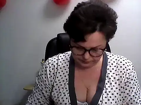 EllaLove2277 online show from 18, 2, 2026