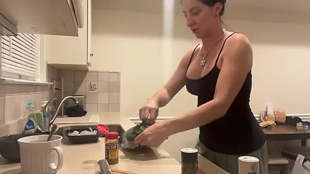 Snapshot of NurseStephania chatting on 21, 11, 2025 NurseStephania online show from 21, 11, 2025