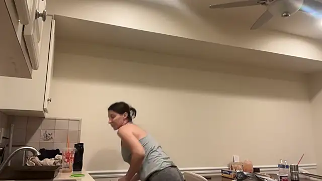 Snapshot of NurseStephania chatting on 27, 11, 2025 NurseStephania online show from 27, 11, 2025