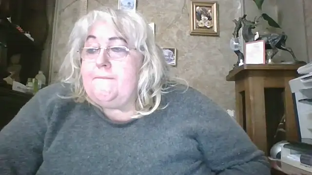 Snapshot of Lala-Love56 chatting on 13, 12, 2025 Lala-Love56 online show from 13, 12, 2025