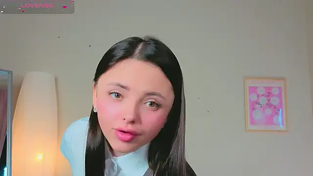 OliviaKis  online show from 17, 9, 2025