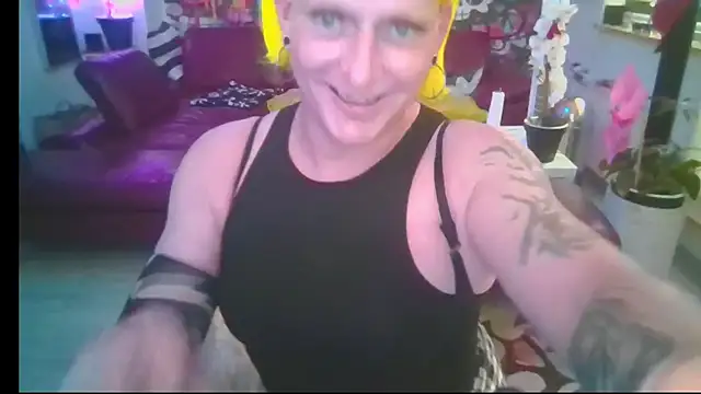 Snapshot of hellgirl1980 chatting on 30, 6, 2026 hellgirl1980 online show from 30, 6, 2026