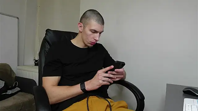 Ryan Dozer online show from 6, 11, 2025