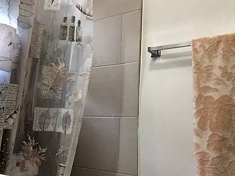 littyleesh1 online show from 3, 10, 2025