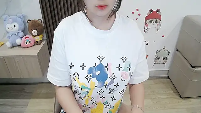 Eirlys18 online show from 10, 10, 2025