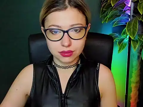 loveHeidi online show from 4, 12, 2025