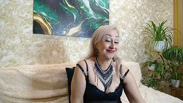 Snapshot of _Sara__Smith_ chatting on 11, 10, 2025 Sara Smith online show from 11, 10, 2025