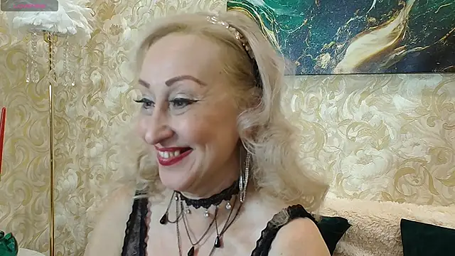 Snapshot of _Sara__Smith_ chatting on 31, 10, 2025 Sara Smith online show from 31, 10, 2025