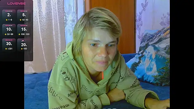 SaraSnow  online show from 11, 9, 2025