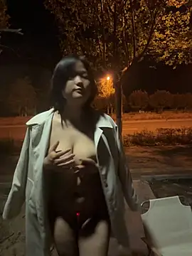 Fengbaby-555 online show from 18, 4, 2026