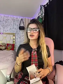 Snapshot of Katleen_wxw chatting on 9, 9, 2025 Katleen wxw online show from 9, 9, 2025