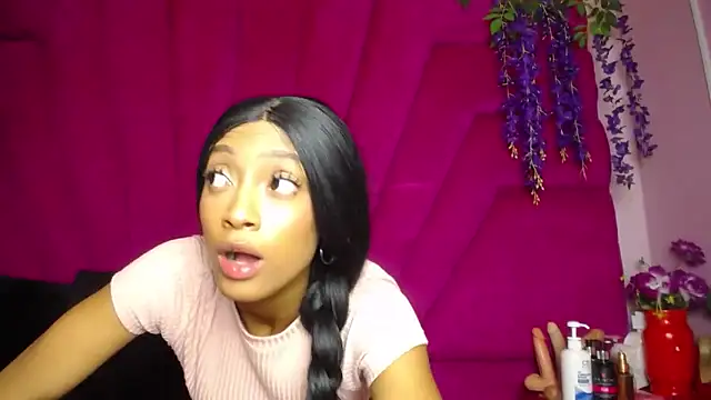 Lea Sweetly online show from 11, 10, 2025