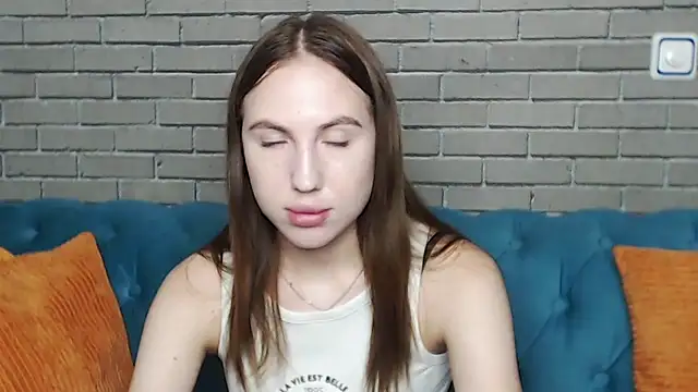 Snapshot of MellinGiG chatting on 15, 9, 2025 MellinGiG online show from 15, 9, 2025