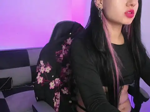 GwenHazel online show from 2, 10, 2025