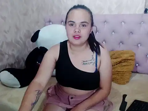 Snapshot of wendyromantic chatting on 17, 11, 2025 wendyromantic online show from 17, 11, 2025