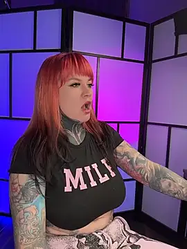 Snapshot of Sabien_DeMonia chatting on 6, 5, 2026 Sabien DeMonia online show from 6, 5, 2026