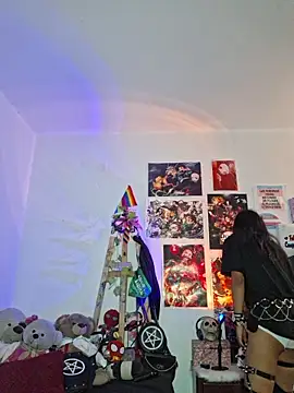 carolinerue online show from 11, 10, 2025