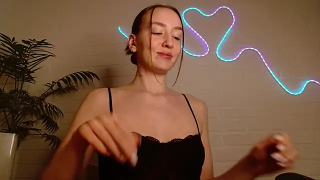 WhitePrincessLuna online show from 5, 3, 2026