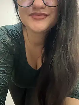 Snapshot of Molly-molly- chatting on 6, 10, 2025 Molly-molly- online show from 6, 10, 2025