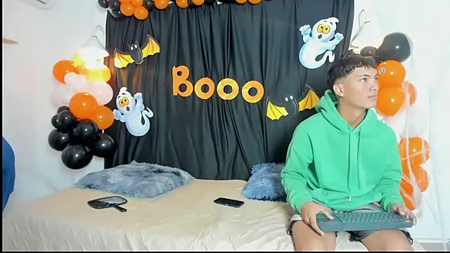 maicol cum23 online show from 11, 10, 2025