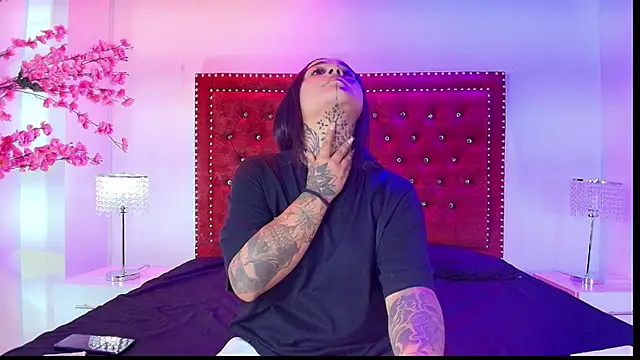 Black roseee online show from 1, 3, 2026