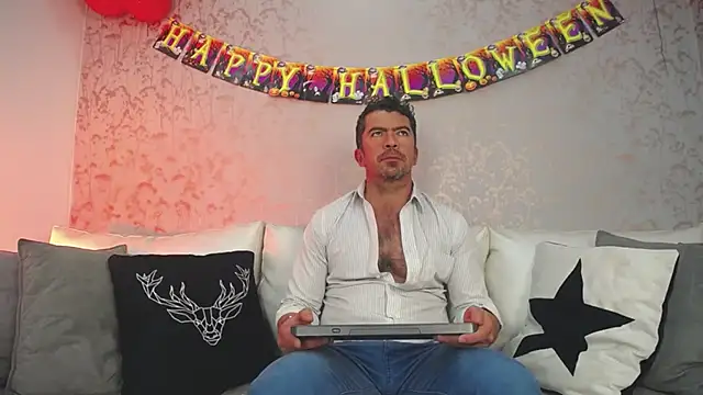 JuanKarloz  online show from 9, 10, 2025