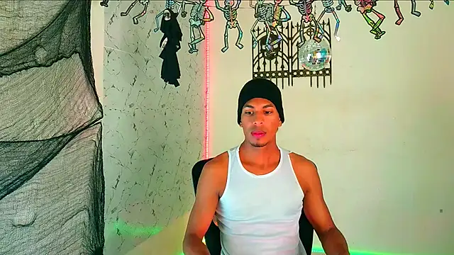 Snapshot of lorian_vikel chatting on 4, 10, 2025 lorian vikel online show from 4, 10, 2025