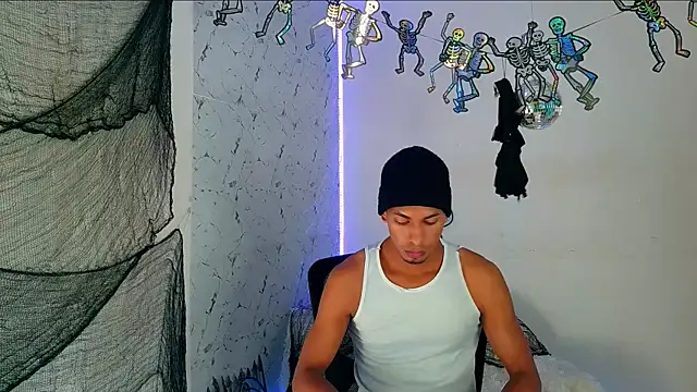 Snapshot of lorian_vikel chatting on 8, 10, 2025 lorian vikel online show from 8, 10, 2025