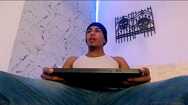 Snapshot of lorian_vikel chatting on 19, 10, 2025 lorian vikel online show from 19, 10, 2025