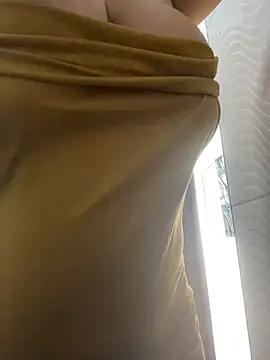 Snapshot of rhizanthella_ chatting on 23, 10, 2025 rhizanthella online show from 23, 10, 2025