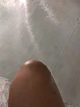 Snapshot of luzmelzinha chatting on 15, 10, 2025 luzmelzinha online show from 15, 10, 2025