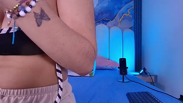 abbyrouss  online show from 2, 4, 2026