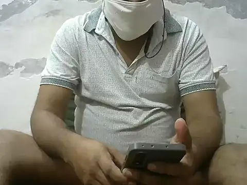 Snapshot of Famit025 chatting on 12, 2, 2026 Famit025 online show from 12, 2, 2026