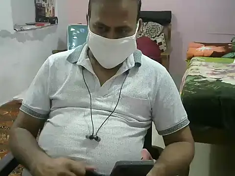 Snapshot of Famit025 chatting on 15, 2, 2026 Famit025 online show from 15, 2, 2026