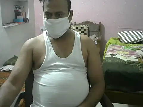 Snapshot of Famit025 chatting on 8, 4, 2026 Famit025 online show from 8, 4, 2026