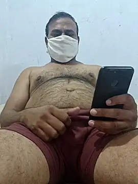 Snapshot of Famit025 chatting on 9, 4, 2026 Famit025 online show from 9, 4, 2026