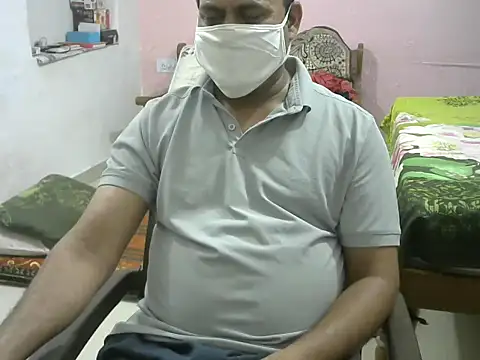 Snapshot of Famit025 chatting on 12, 4, 2026 Famit025 online show from 12, 4, 2026