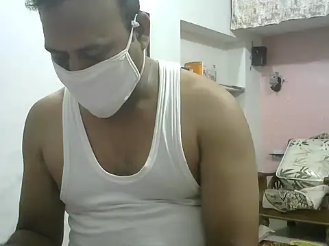 Snapshot of Famit025 chatting on 13, 4, 2026 Famit025 online show from 13, 4, 2026