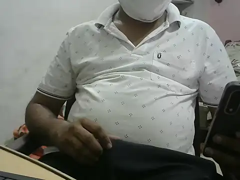 Snapshot of Famit025 chatting on 15, 4, 2026 Famit025 online show from 15, 4, 2026