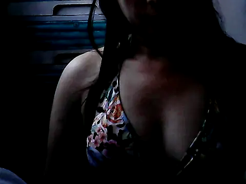 yoursPinayMama1682 online show from 18, 11, 2025