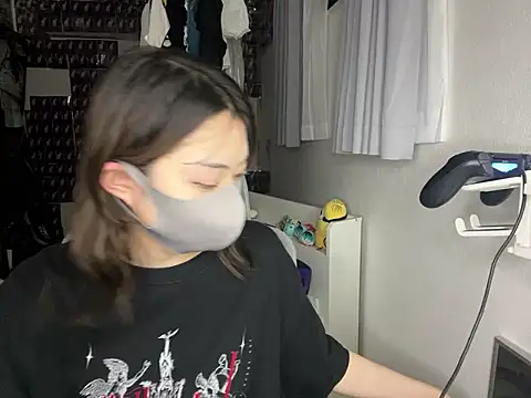 Snapshot of naginagisan chatting on 4, 7, 2026 naginagisan online show from 4, 7, 2026